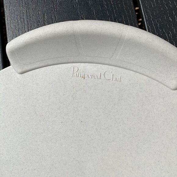 Pampered Chef Lift and Serve #2125 Pizza & Cake Movers Lifter Set - Picture 2 of 3